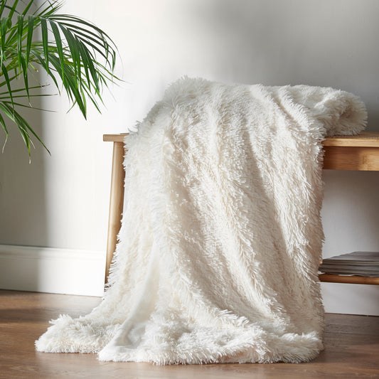 Catherine Lansfield Cuddly Throw - Cream
