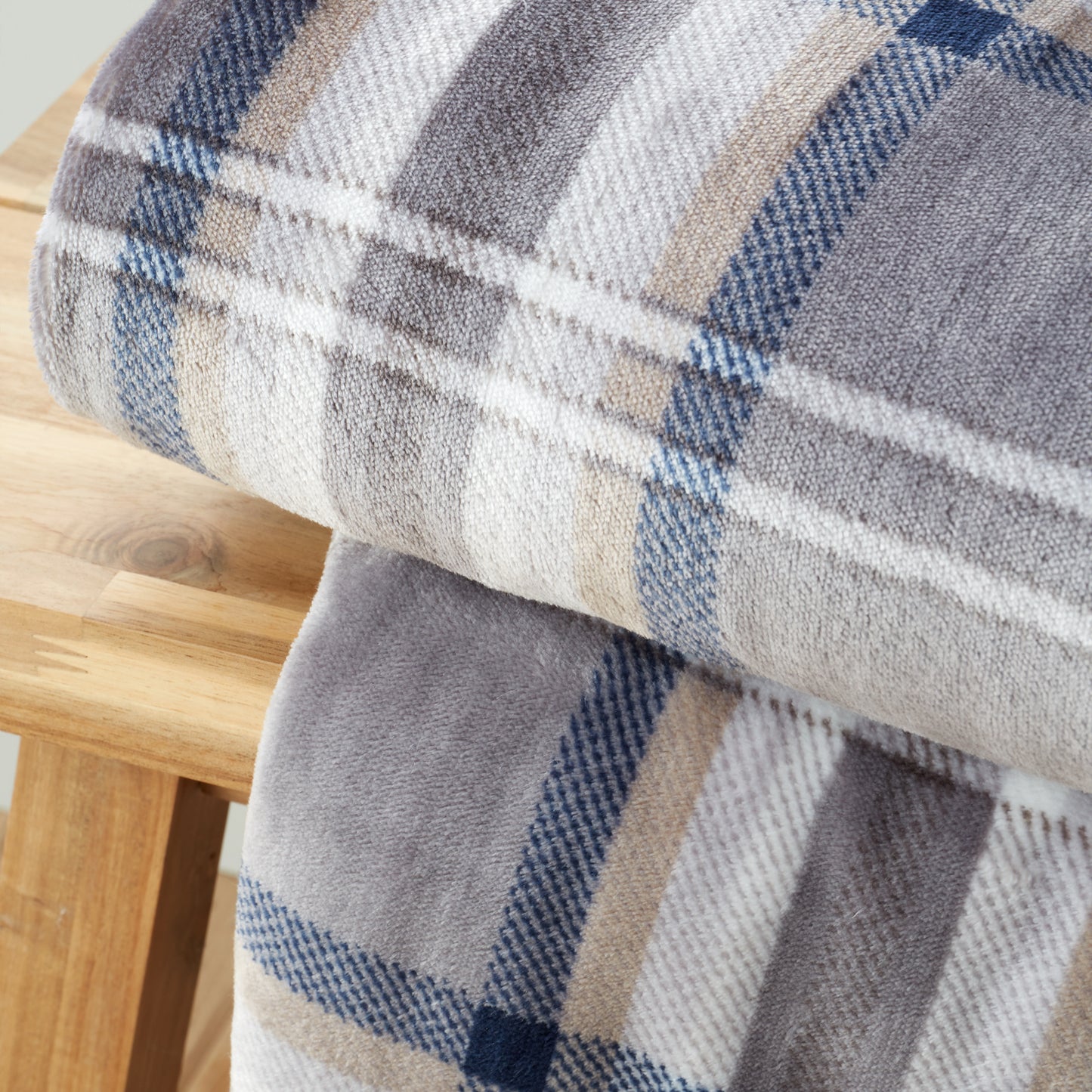 Catherine Lansfield Kelso Check Throw - Charcoal