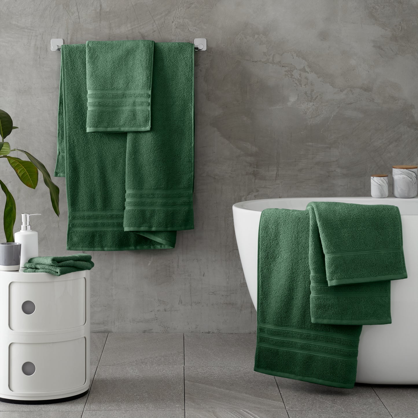 Catherine Lansfield Zero Twist Bath Towels - Dark Green