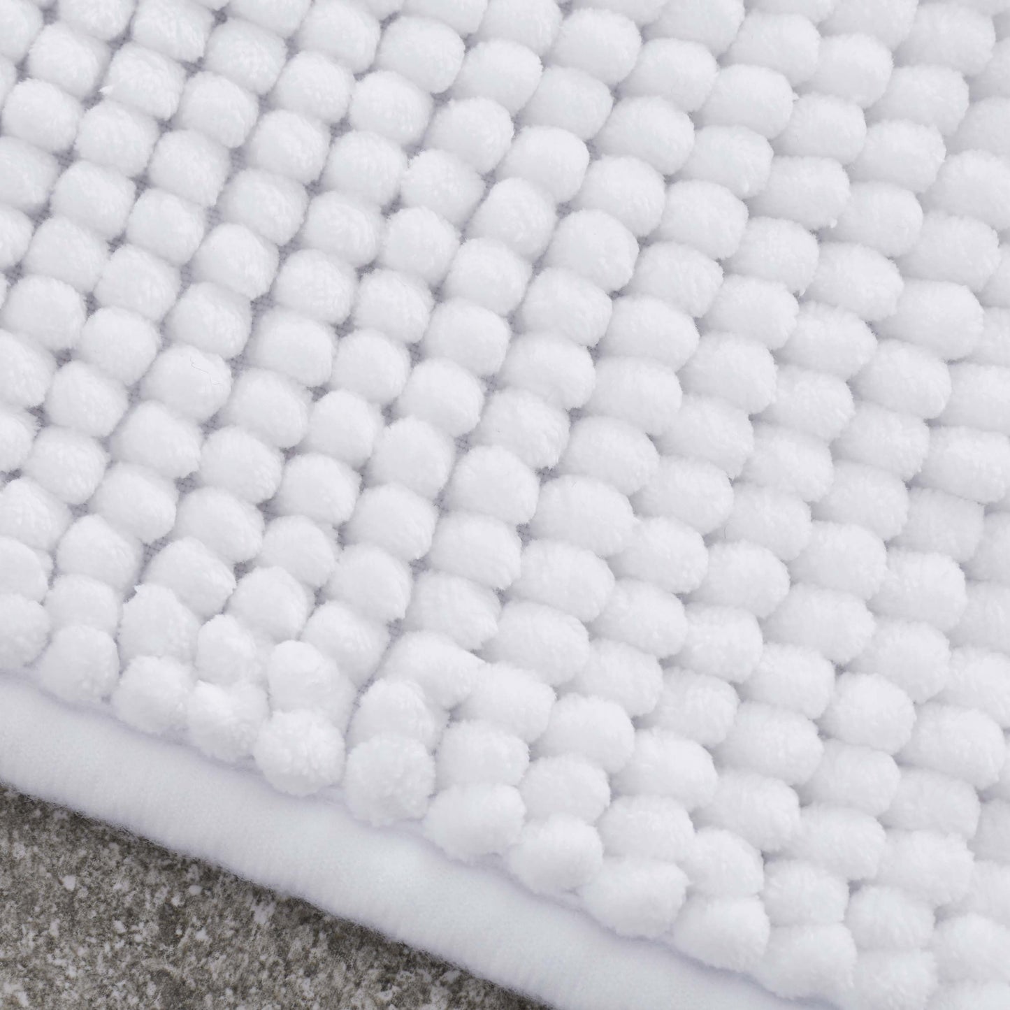 Catherine Lansfield Bobble Bath Mat - White