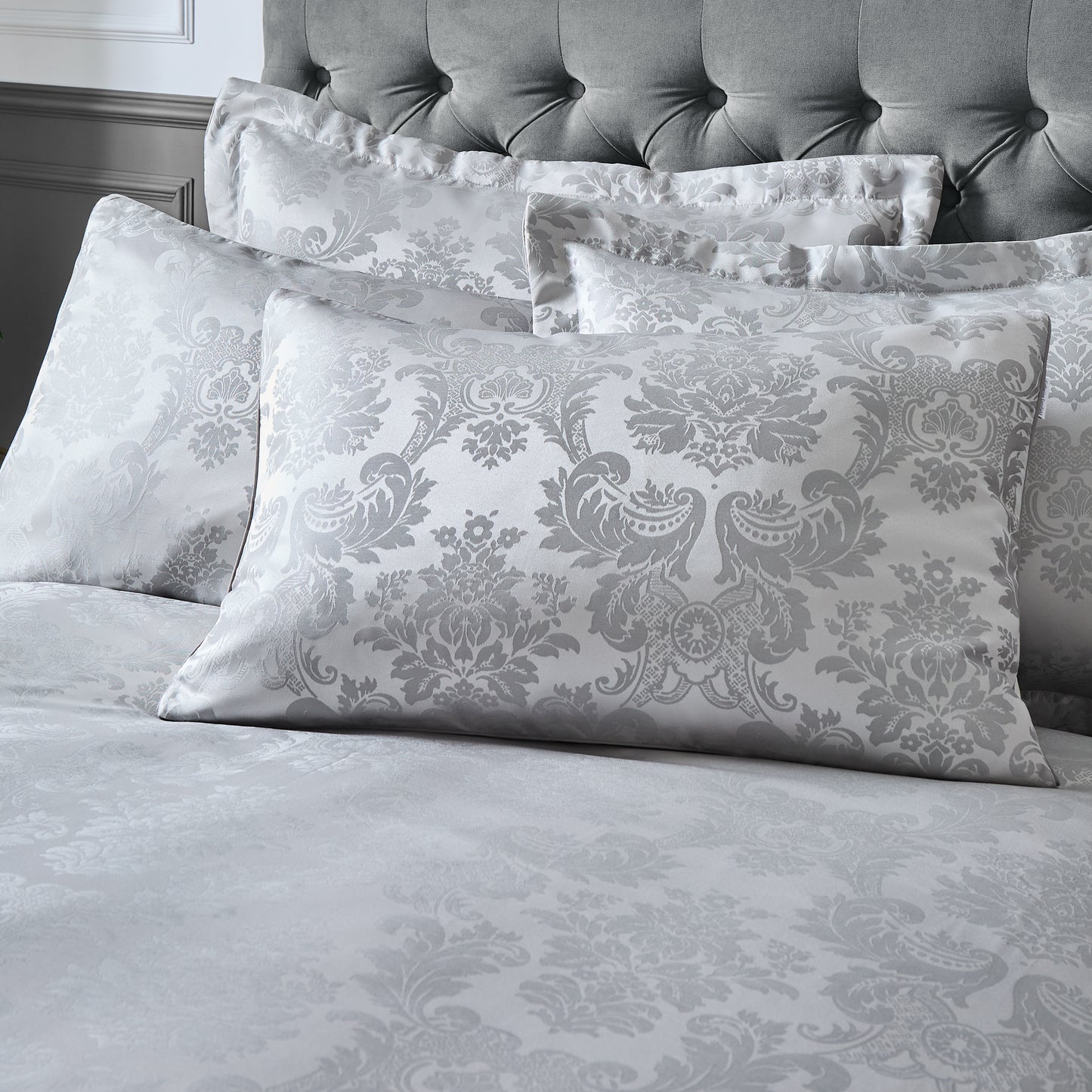 Catherine Lansfield Damask Jacquard Duvet Cover Set - Silver