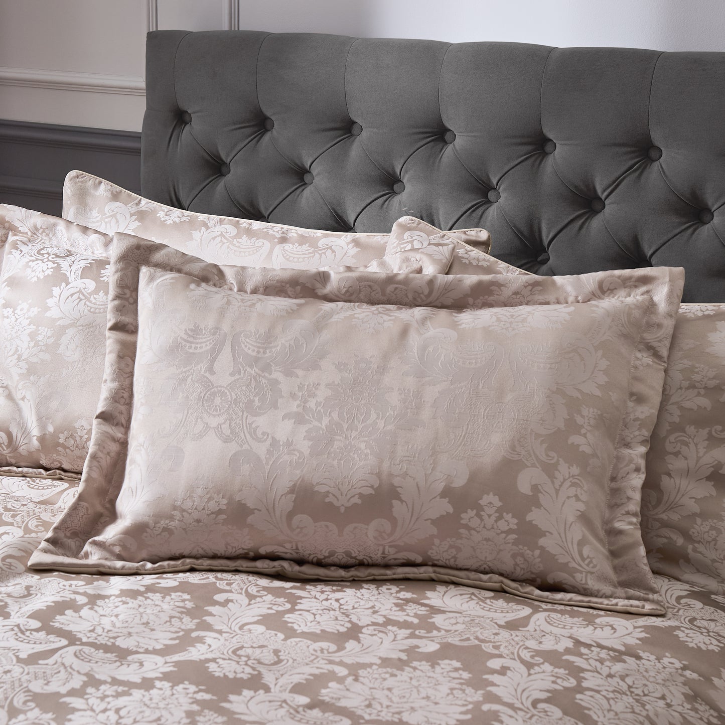 Catherine Lansfield Damask Jacquard Duvet Cover Set - Champagne