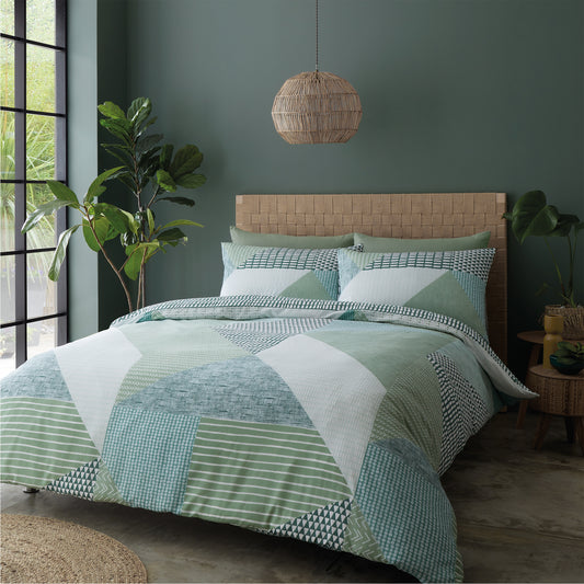 Catherine Lansfield Larsson Geo Duvet Cover Set - Green