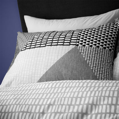 Catherine Lansfield Larsson Geo Duvet Cover Set - Grey