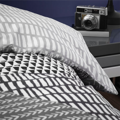 Catherine Lansfield Larsson Geo Duvet Cover Set - Grey