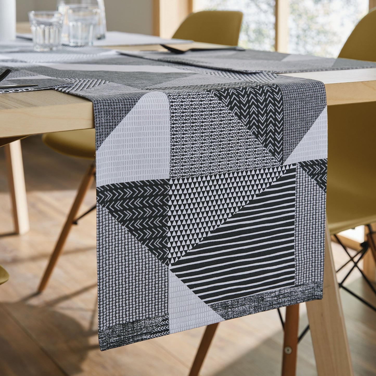 Catherine Lansfield Larsson Geo Table Runner - Grey
