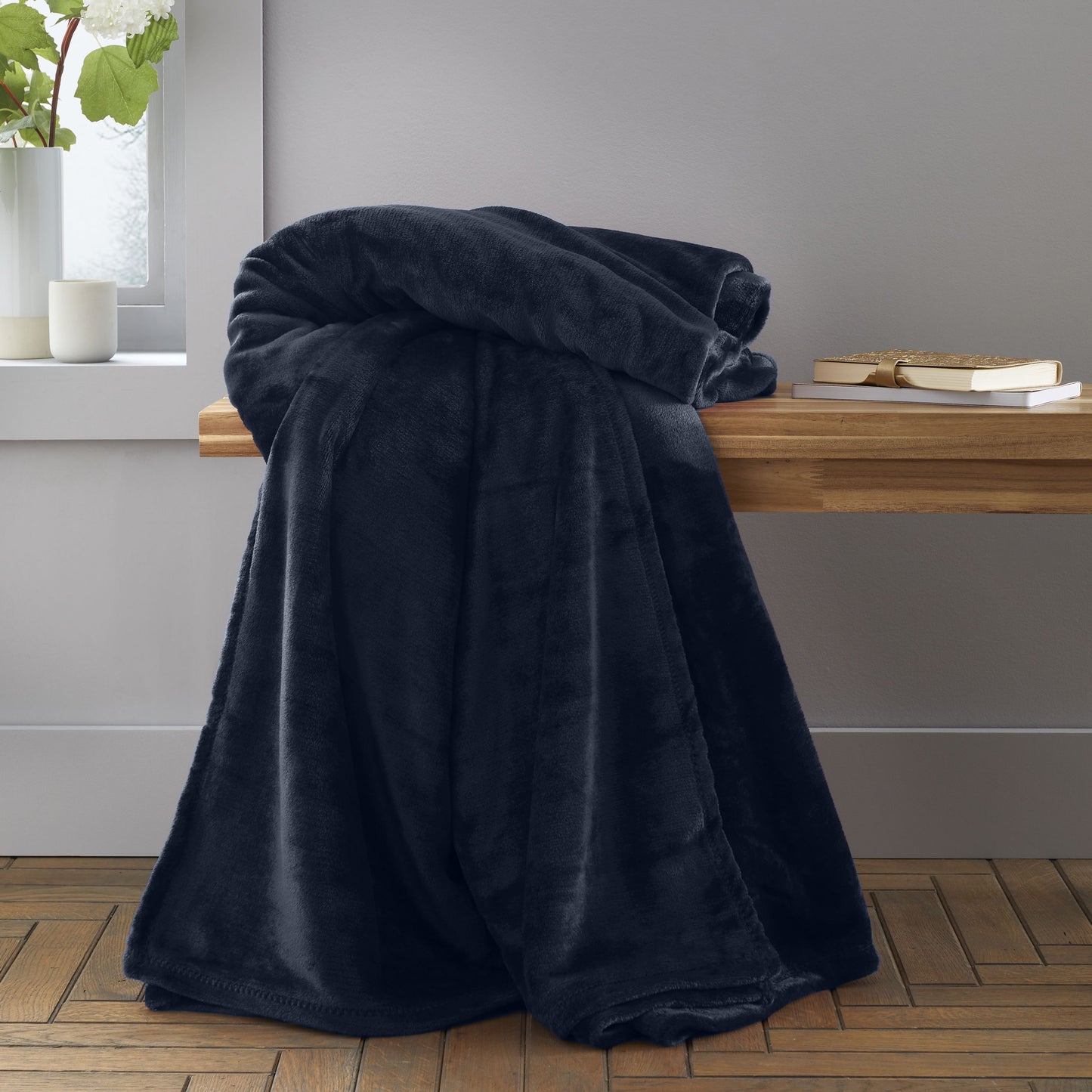 Catherine Lansfield Raschel Velvet Touch Throw - Navy