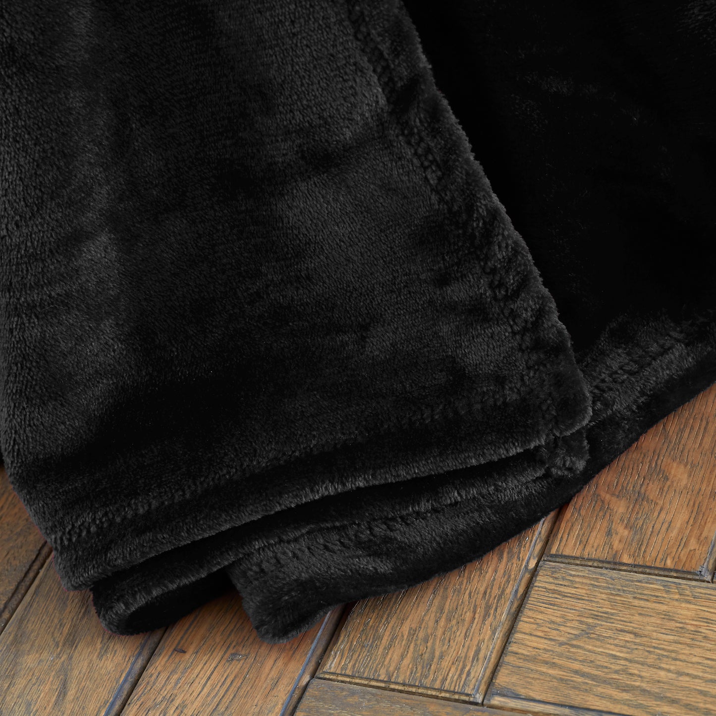 Catherine Lansfield Raschel Velvet Touch Throw - Black