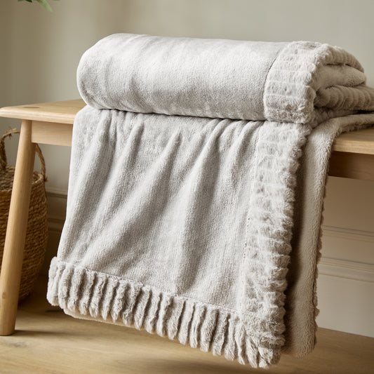 Catherine Lansfield Velvet And Faux Fur Throw - Natural