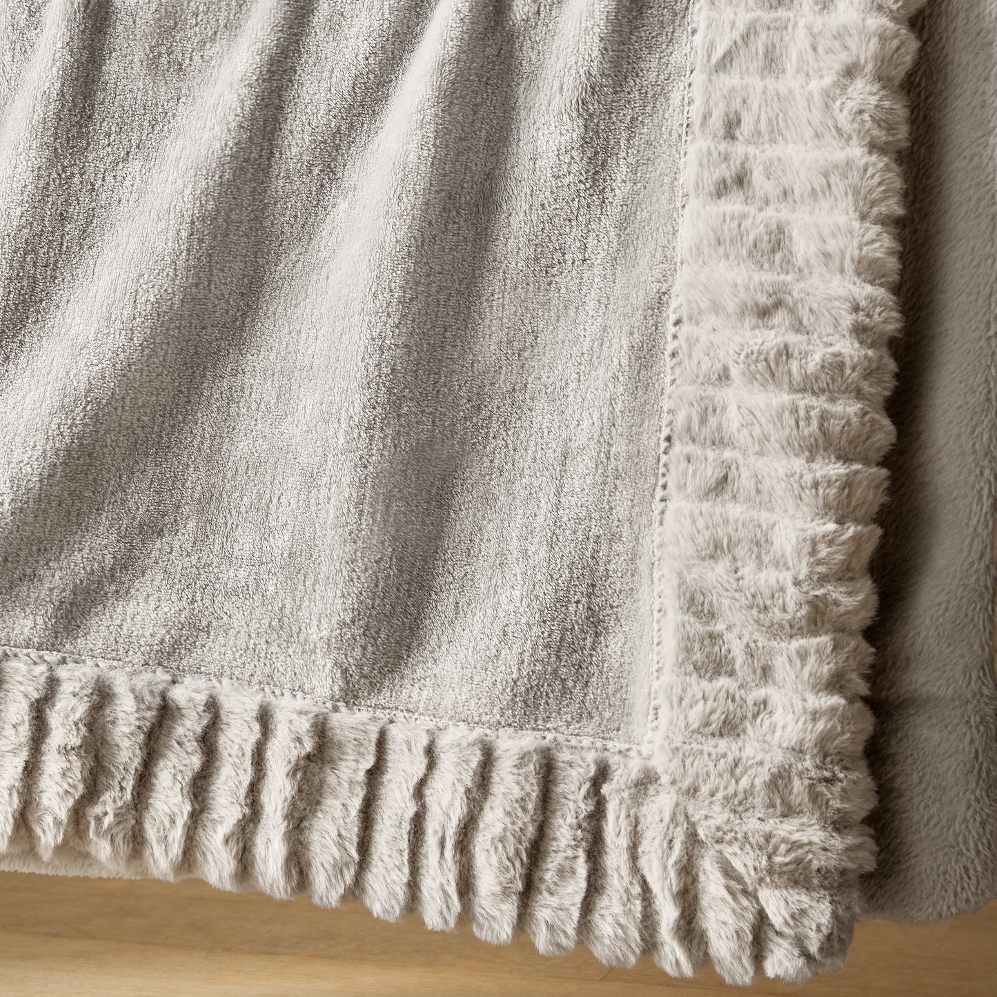 Catherine Lansfield Velvet And Faux Fur Throw - Natural