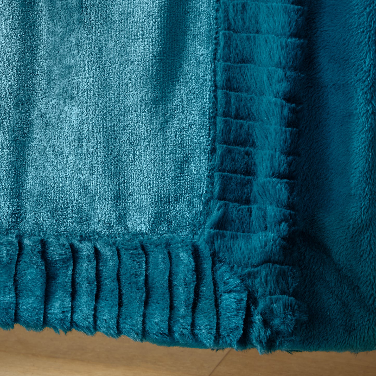 Catherine Lansfield Velvet And Faux Fur Throw - Teal