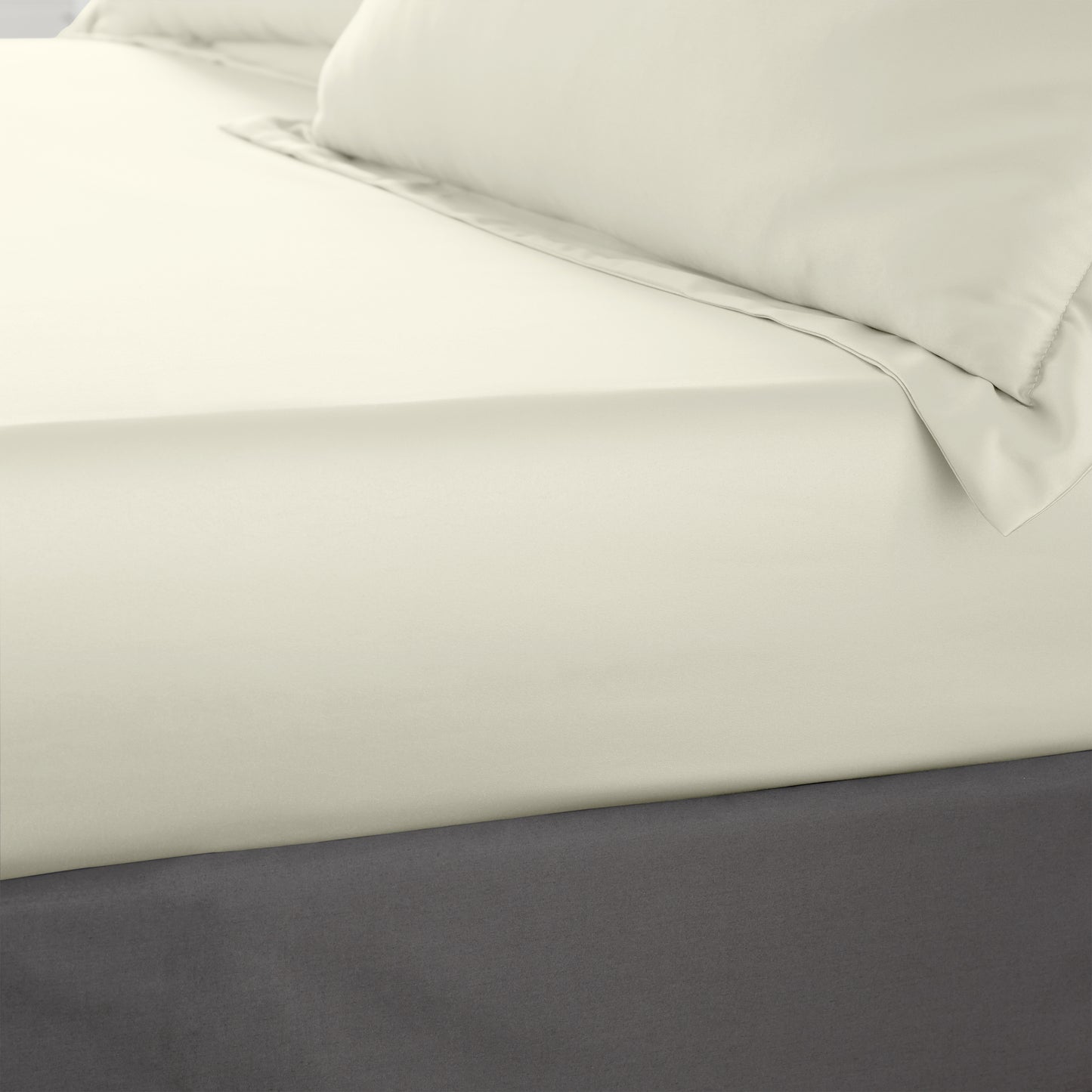 Catherine Lansfield Silky Soft Satin Fitted Sheet - Champagne