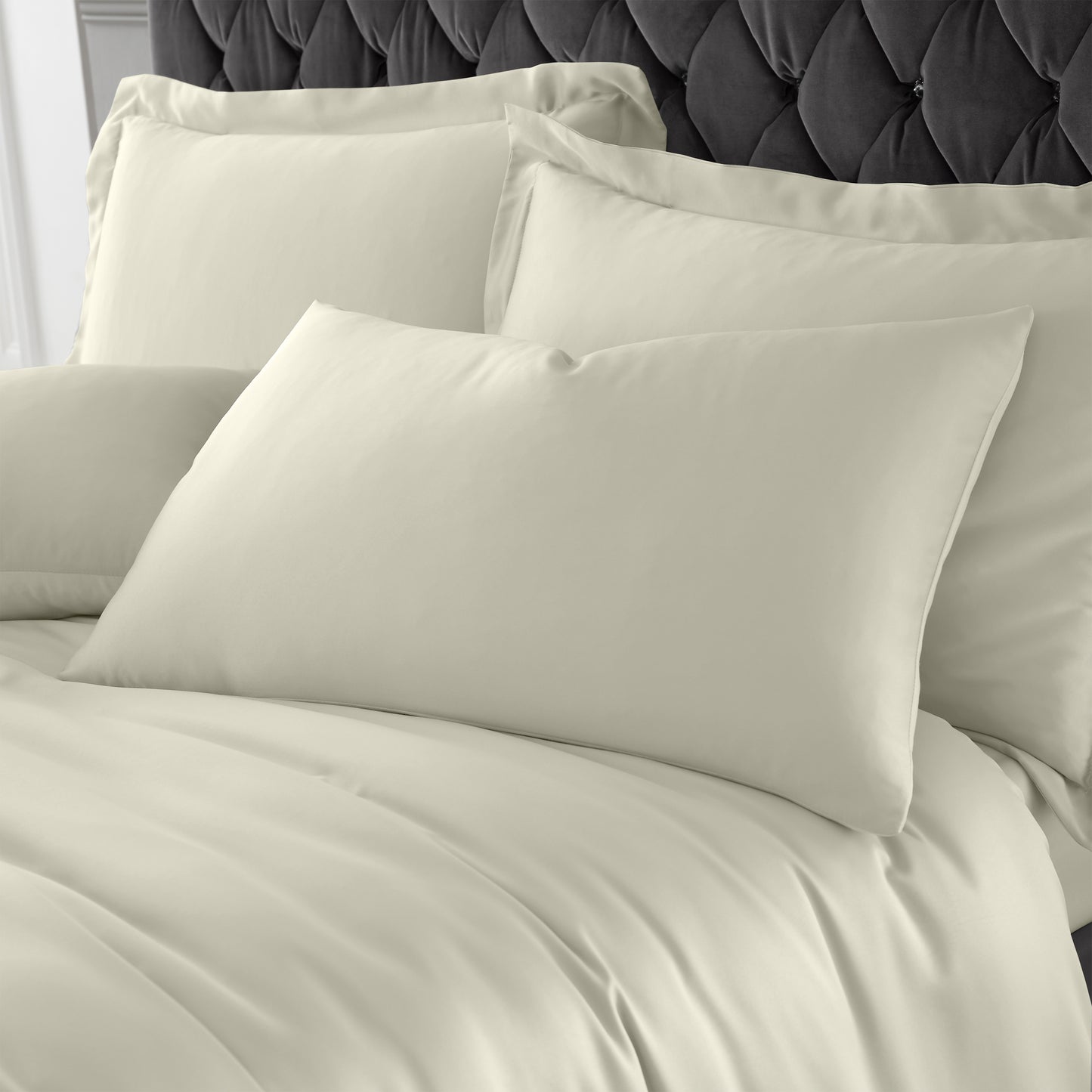 Catherine Lansfield Silky Soft Satin Fitted Sheet - Champagne