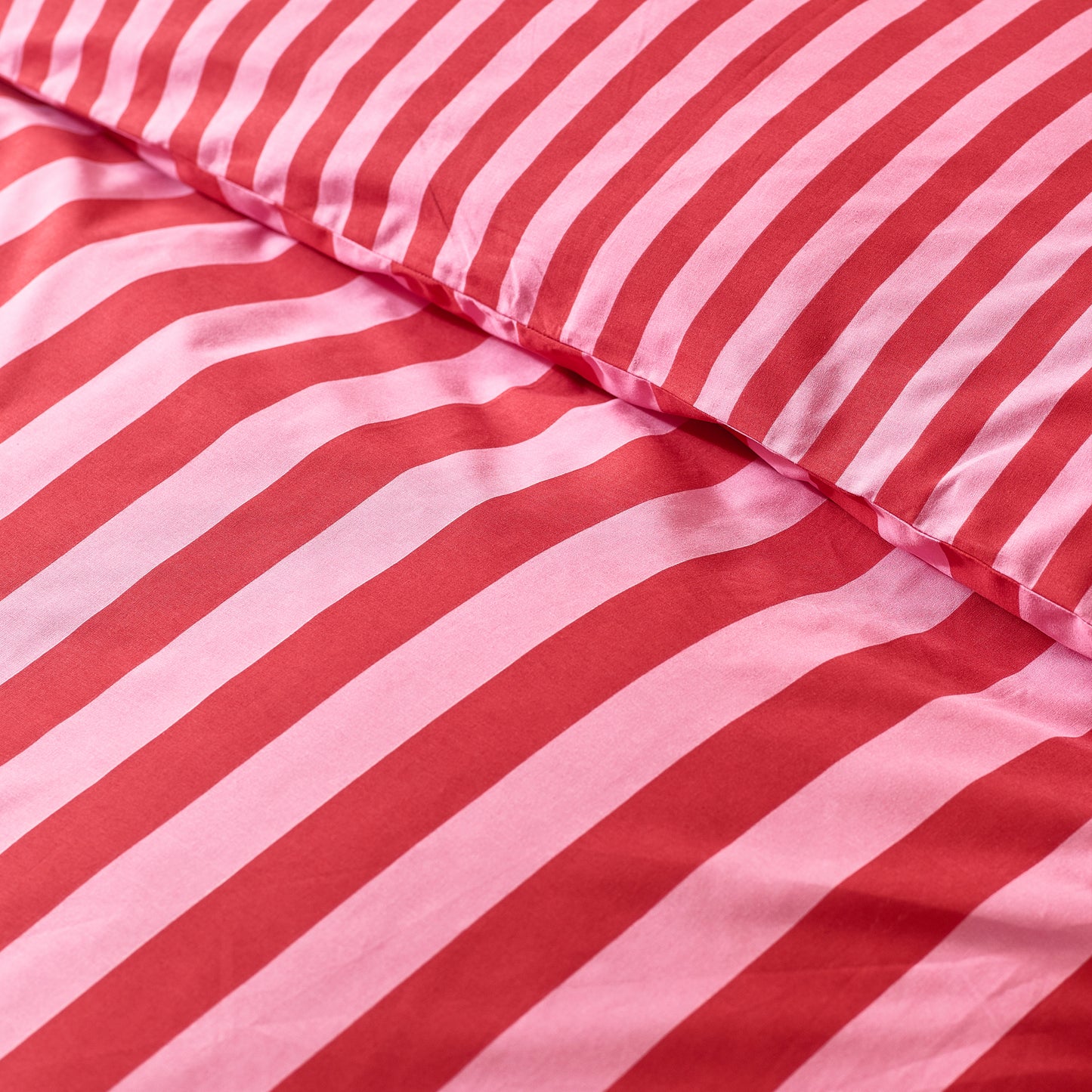 Sassy B Stripe Tease Duvet Cover Set - Red