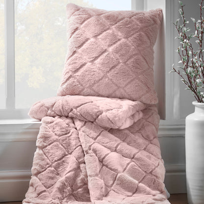 Catherine Lansfield Cosy Diamond Throw - Blush