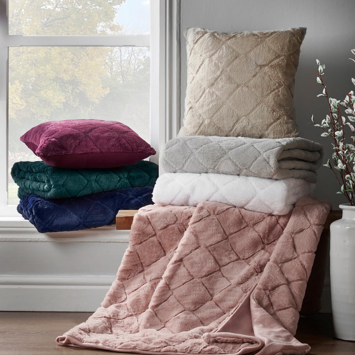 Catherine Lansfield Cosy Diamond Throw - Silver