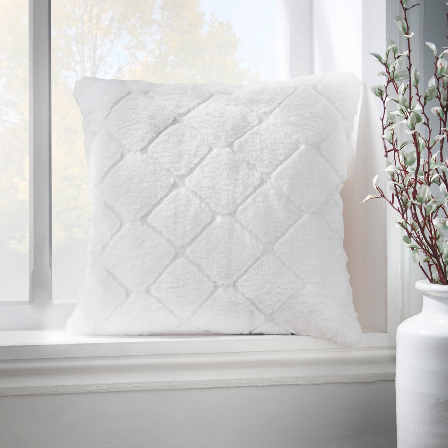 Catherine Lansfield Cosy Diamond Filled Cushion - White
