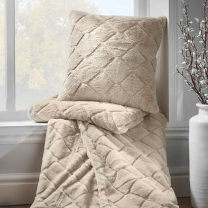 Catherine Lansfield Cosy Diamond Throw - Natural
