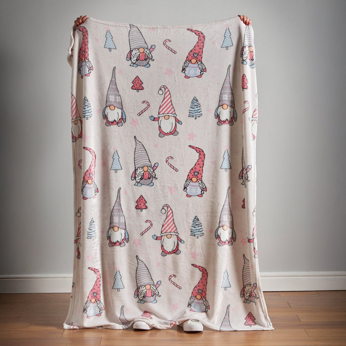 Catherine Lansfield Christmas Festive Gnomes Throw - Pink