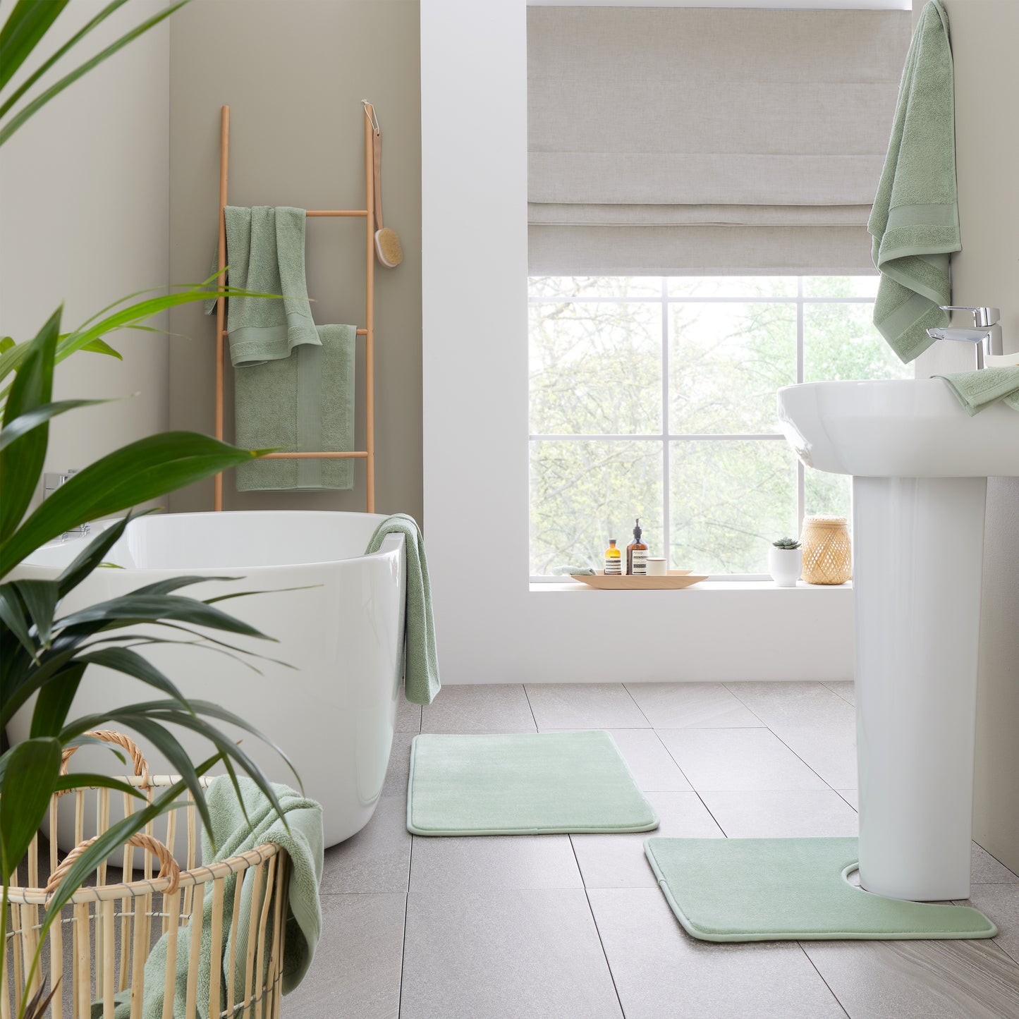 Catherine Lansfield Anti-Bacterial Bath Towels - Sage
