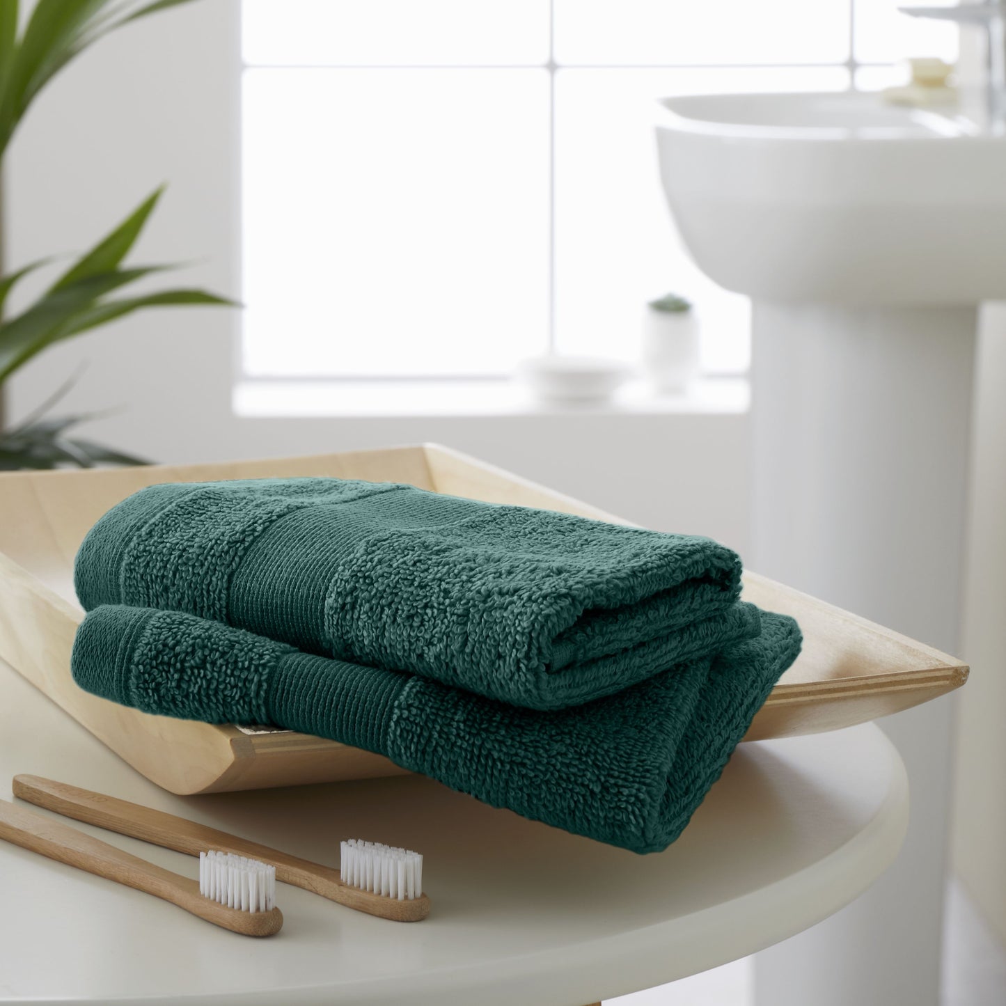 Catherine Lansfield Anti-Bacterial Bath Towels - Forest Green