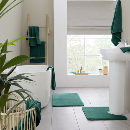 Catherine Lansfield Anti-Bacterial Bath Towels - Forest Green
