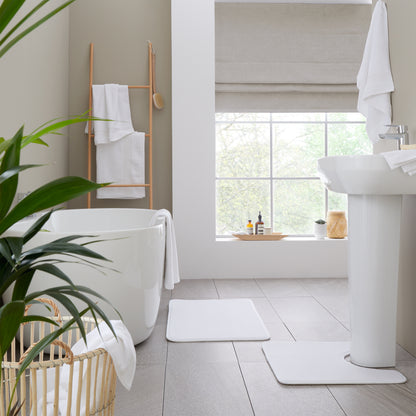 Catherine Lansfield Anti-Bacterial Bath Towels - White