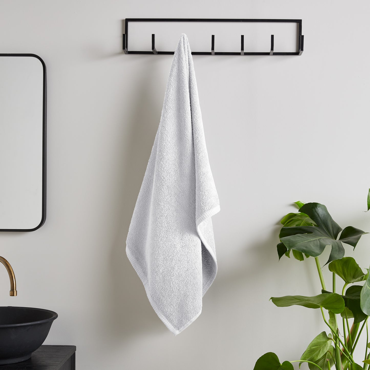 Catherine Lansfield Quick Dry Bath Towels - White