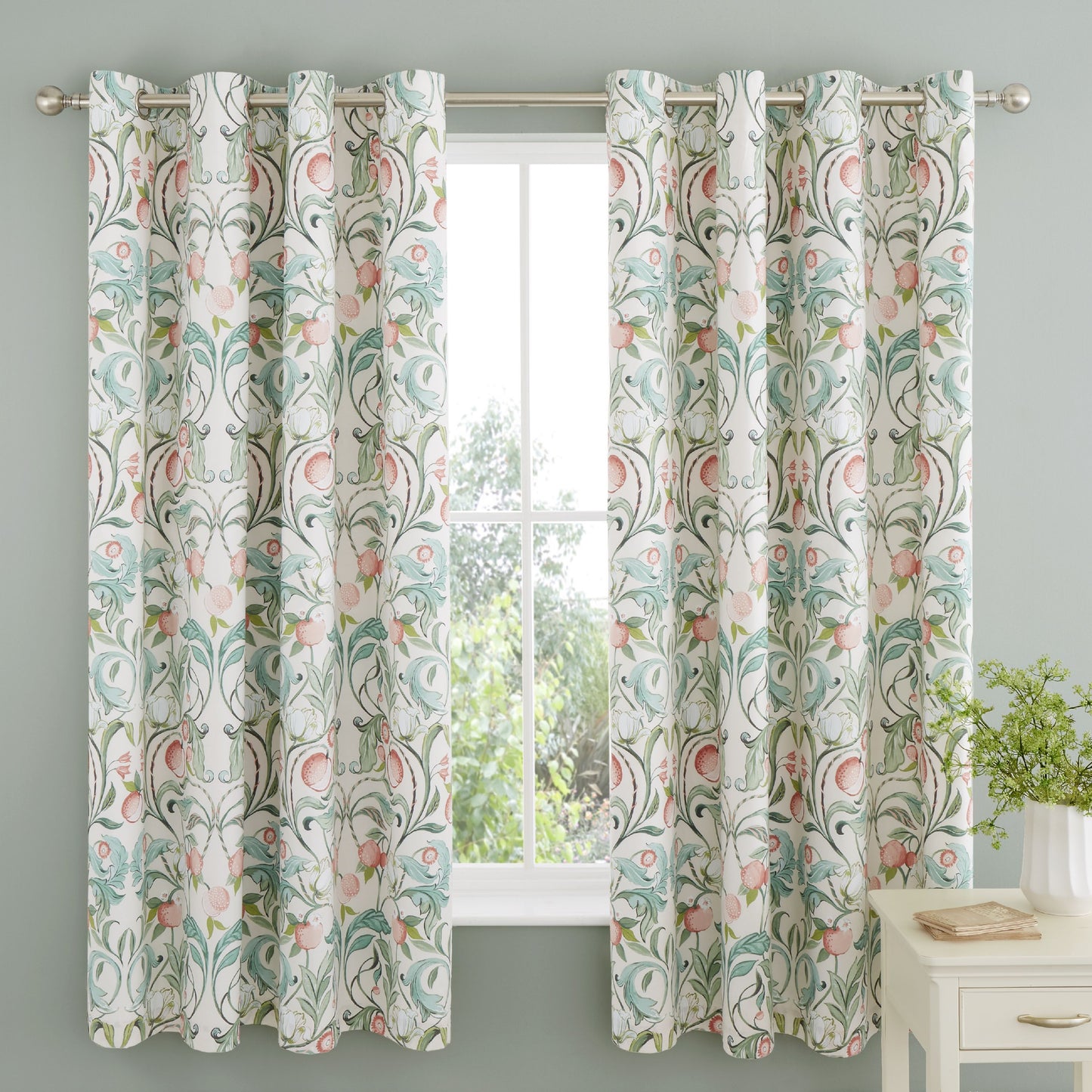 Catherine Lansfield Clarence Floral Eyelet Curtains