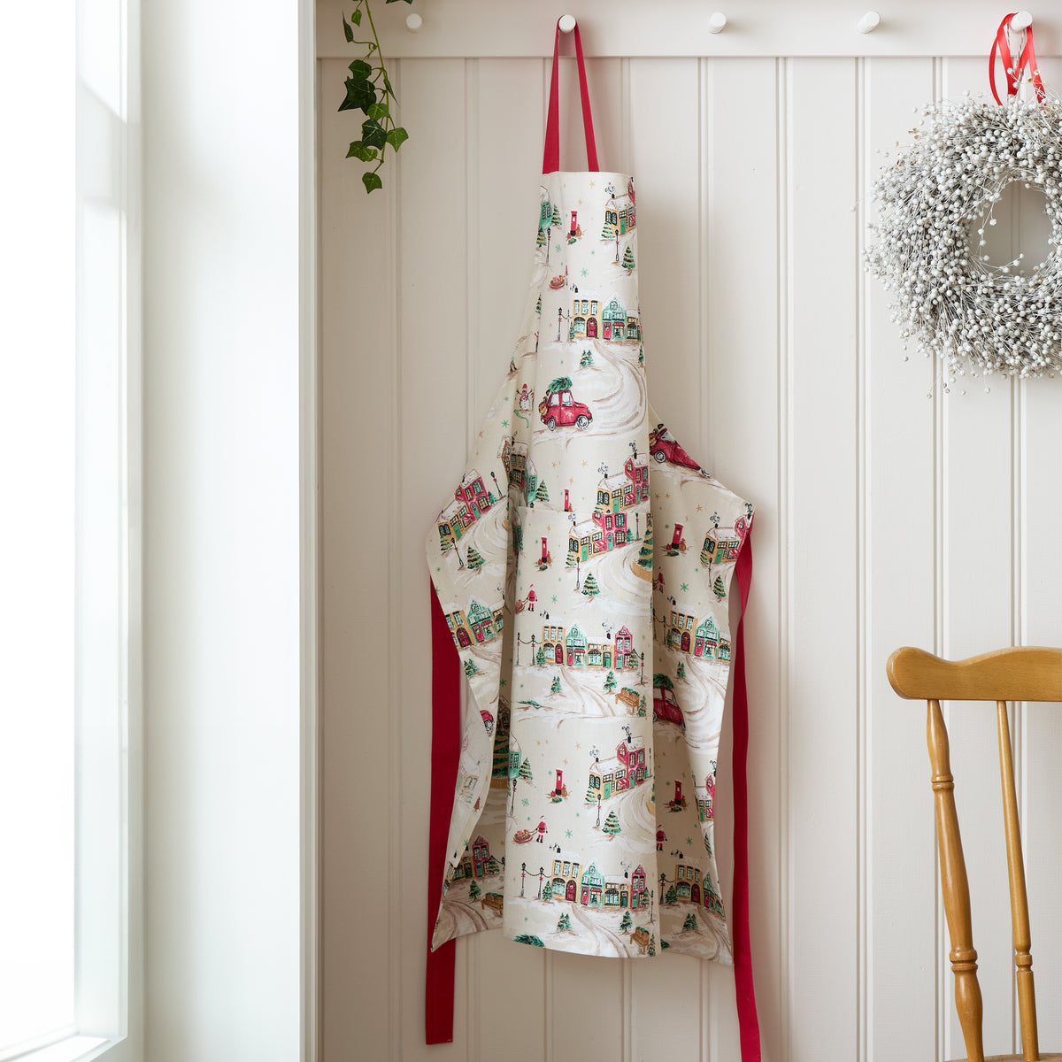 Catherine Lansfield Christmas Town Apron - Natural