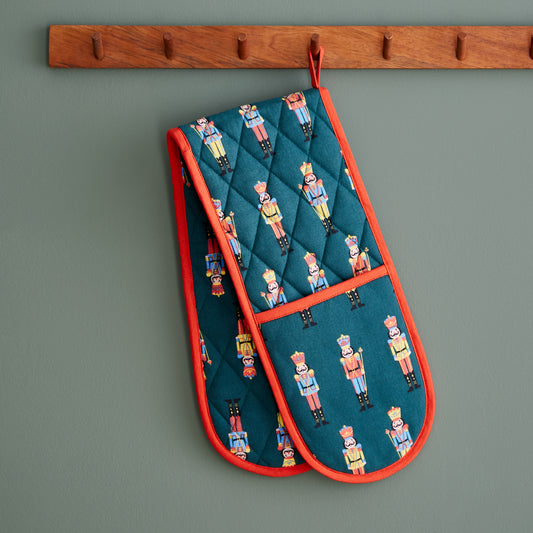 Catherine Lansfield Nutcracker Double Oven Glove - Green