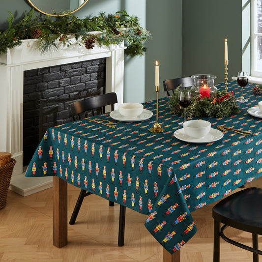 Catherine Lansfield Nutcracker Table Cloth - Green