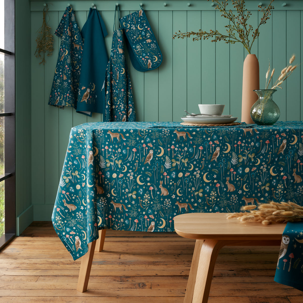 Catherine Lansfield Enchanted Twilight Table Cloth - Green