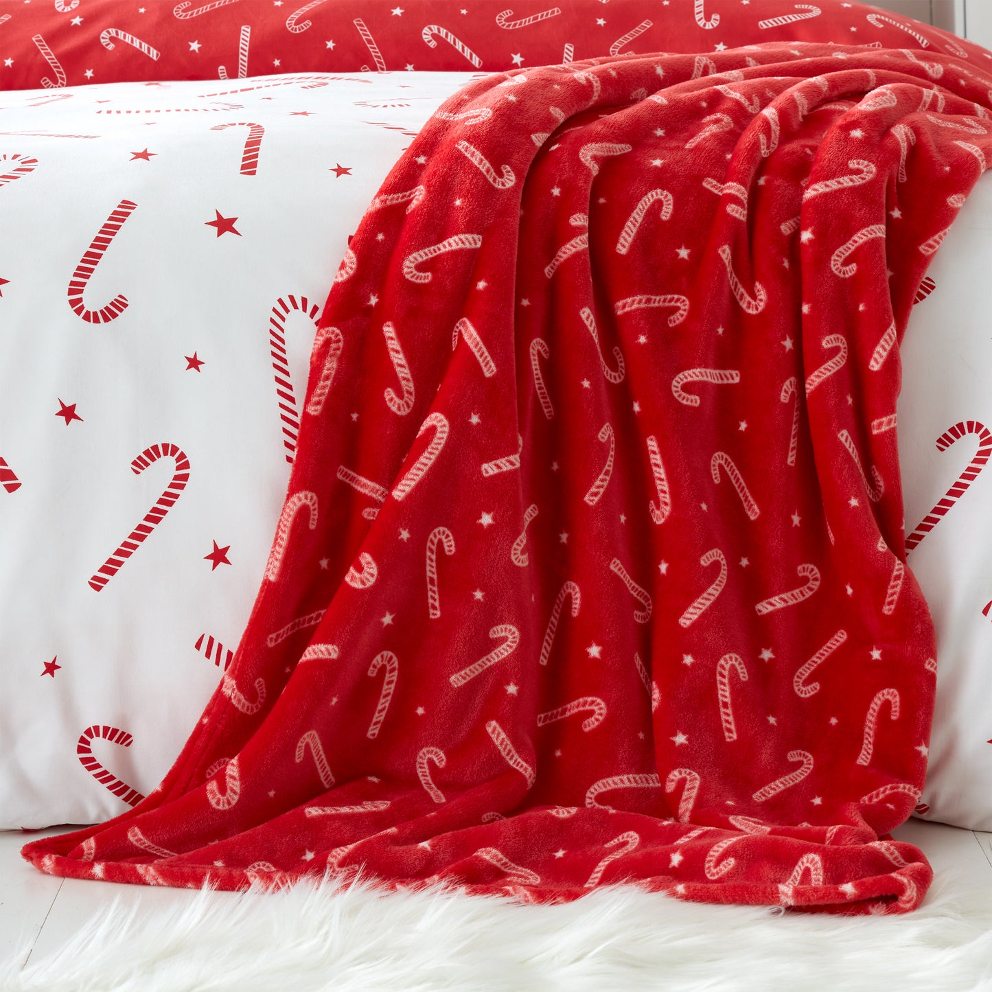 Catherine Lansfield Christmas Candy Cane Throw