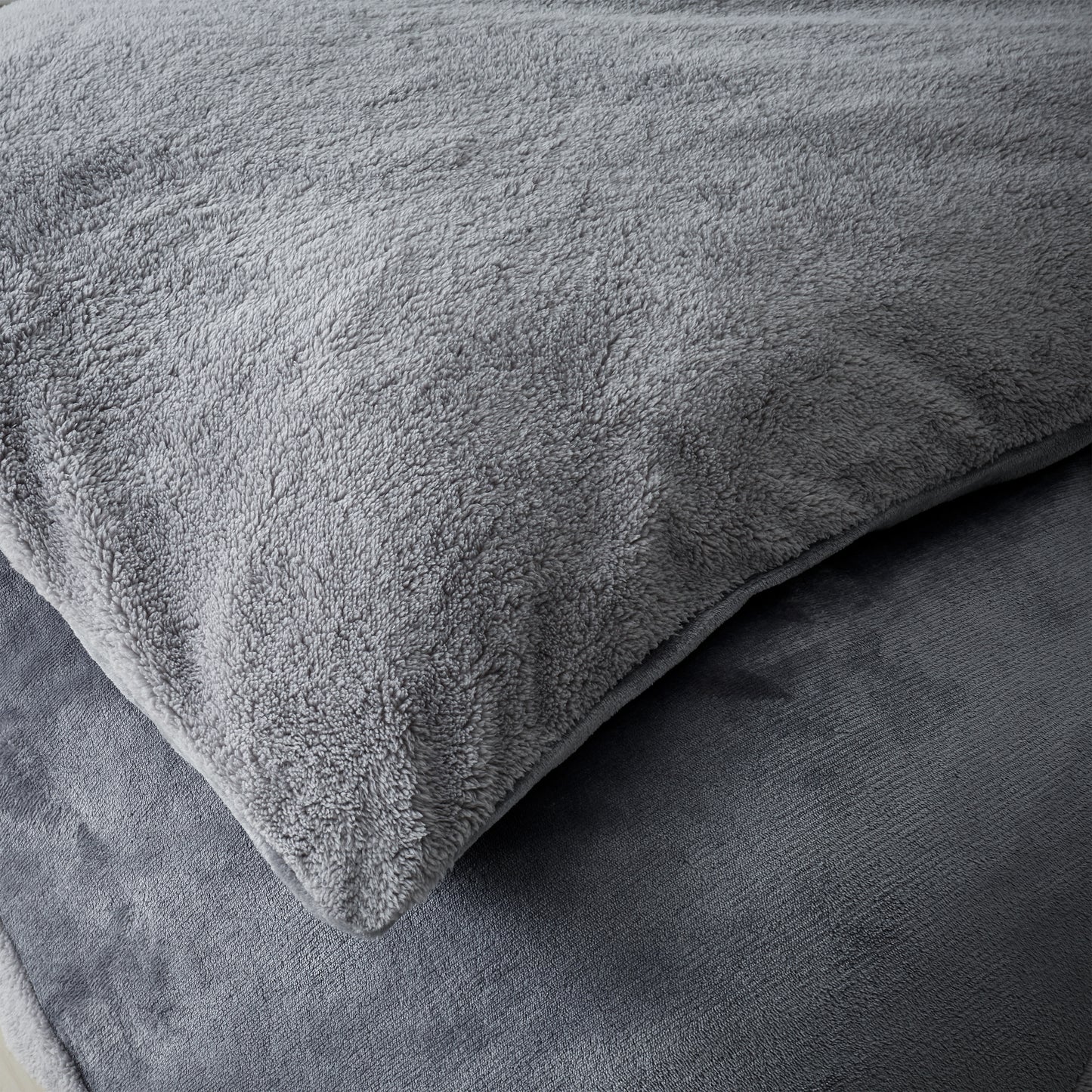 Catherine Lansfield Cosy Larsson Geo Fleece Duvet Cover Set - Grey