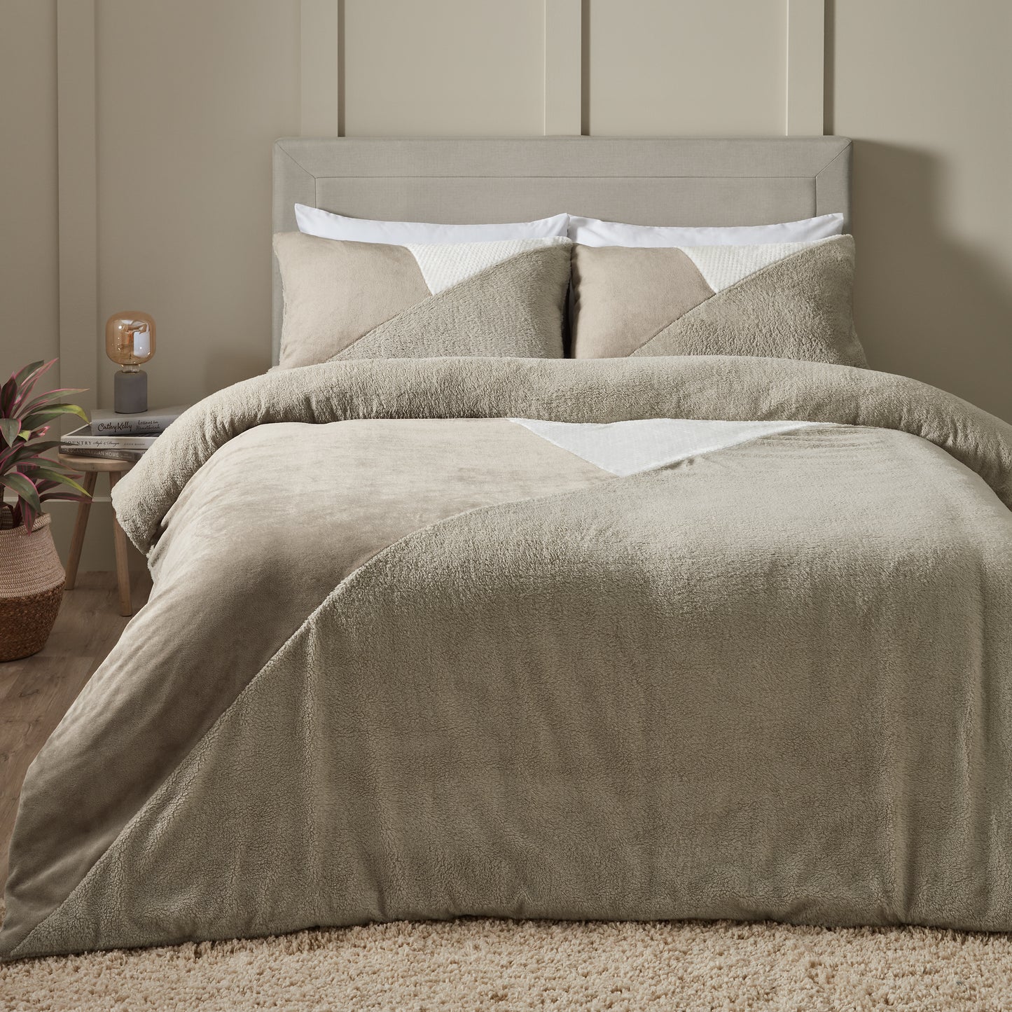 Catherine Lansfield Cosy Larsson Geo Fleece Duvet Cover Set - Natural