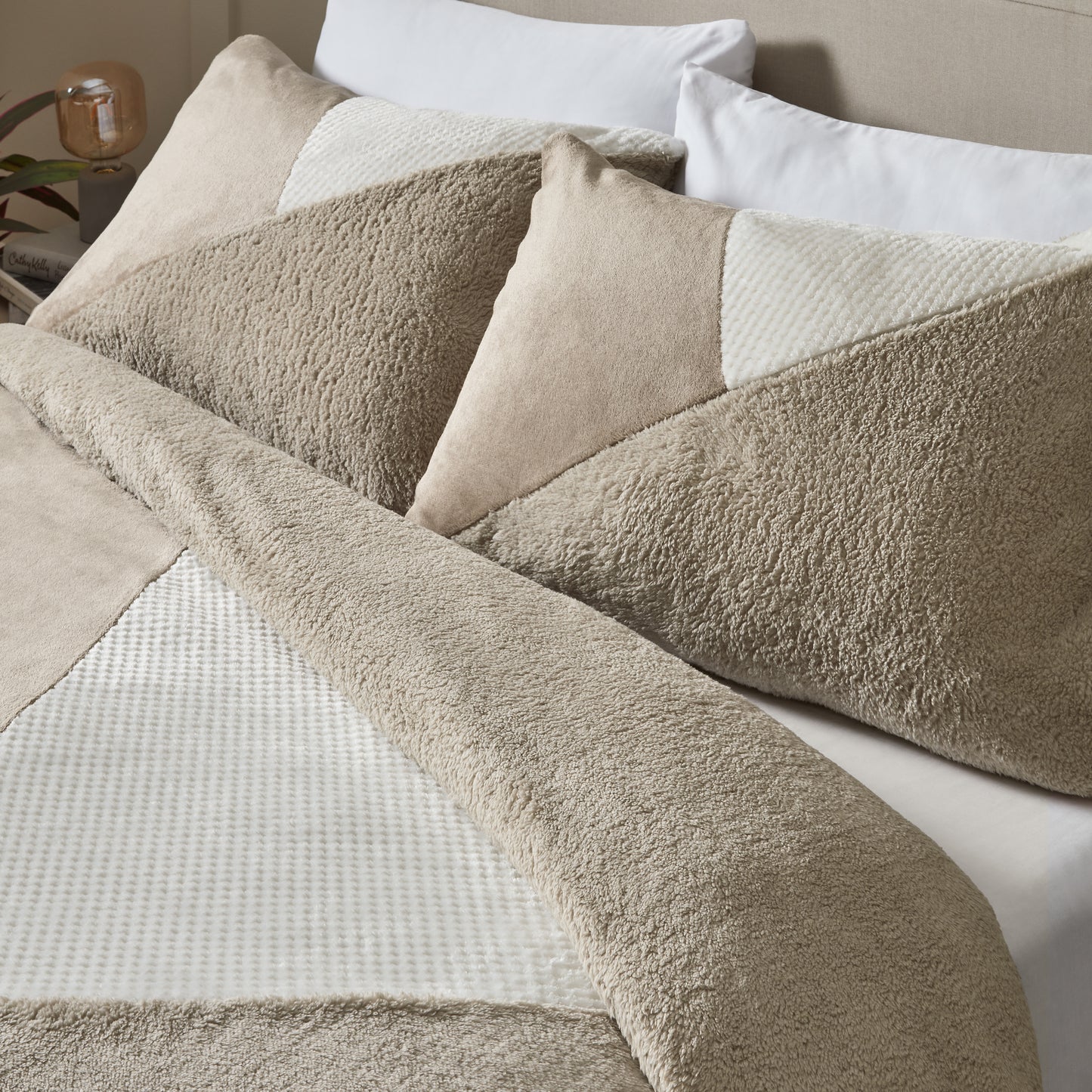 Catherine Lansfield Cosy Larsson Geo Fleece Duvet Cover Set - Natural