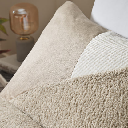 Catherine Lansfield Cosy Larsson Geo Fleece Duvet Cover Set - Natural