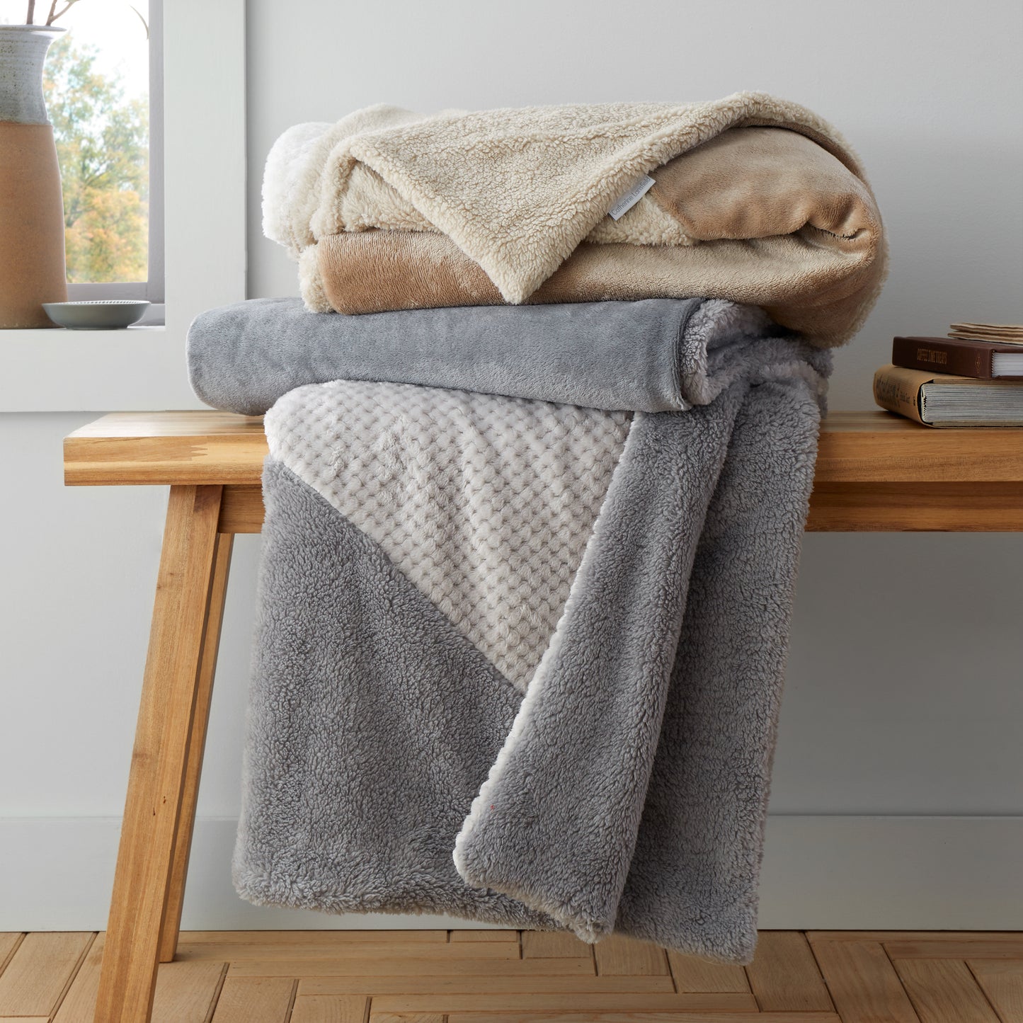 Catherine Lansfield Cosy Larsson Geo Fleece Throw - Natural