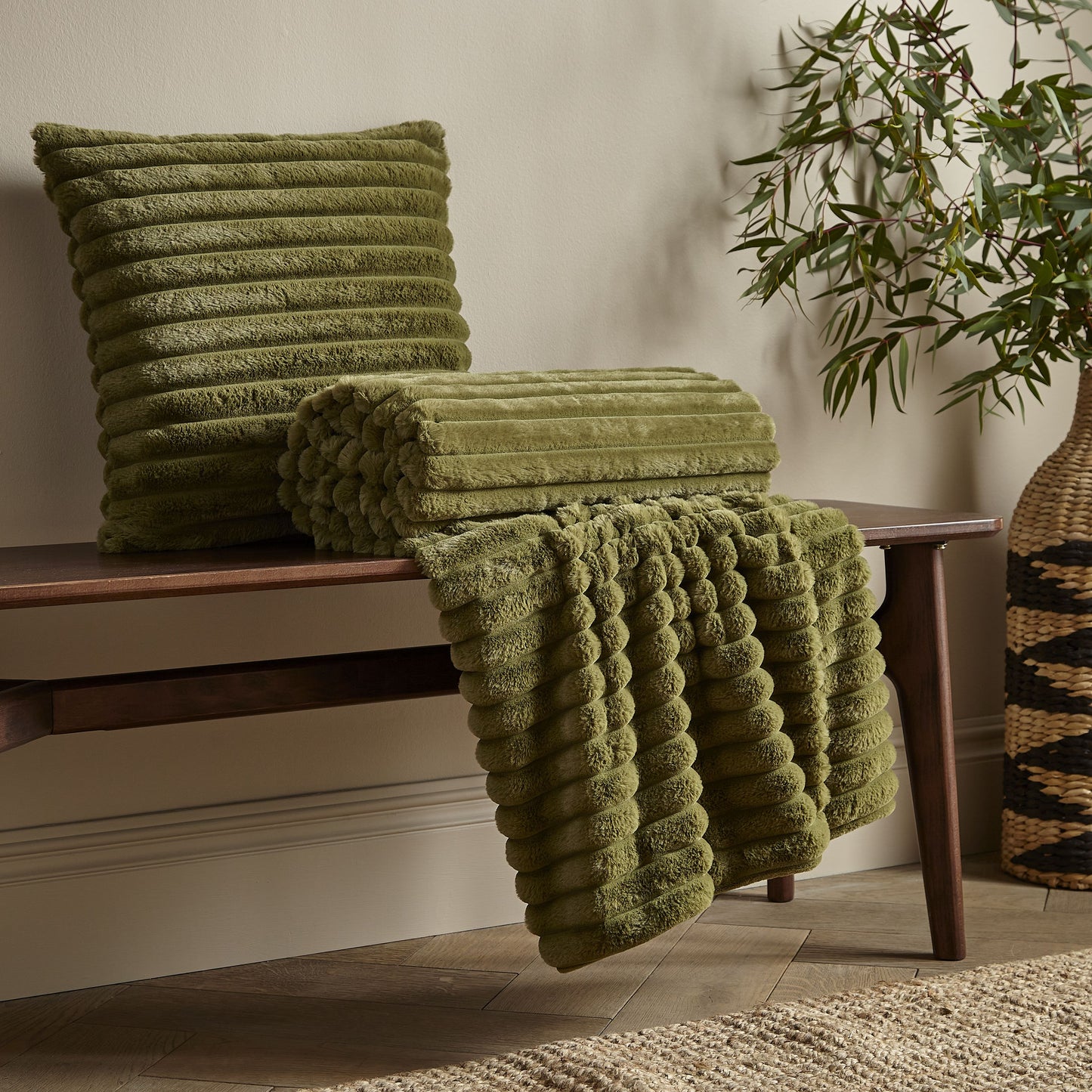 Catherine Lansfield Cosy Ribbed Throw - Olive
