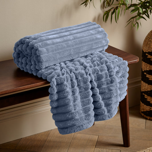 Catherine Lansfield Cosy Ribbed Throw - Blue