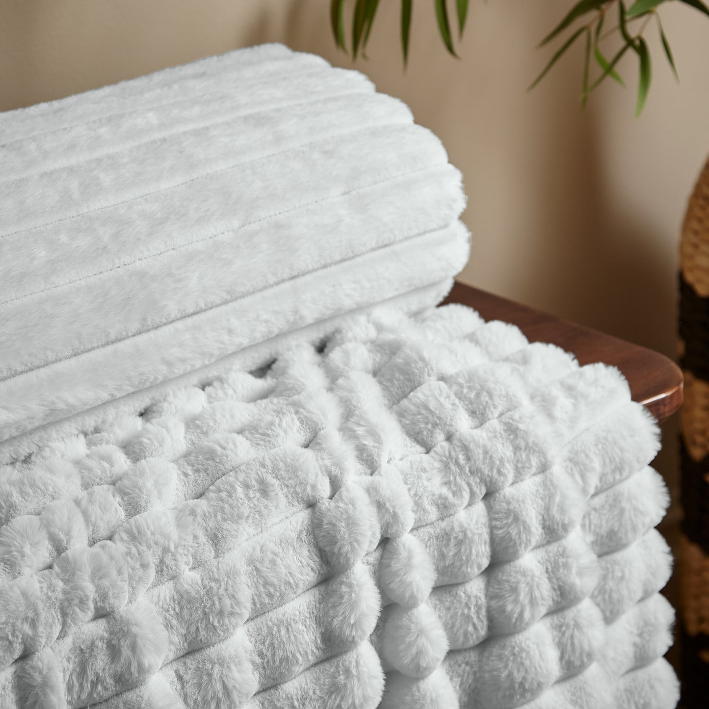 Catherine Lansfield Cosy Ribbed Throw - Grey