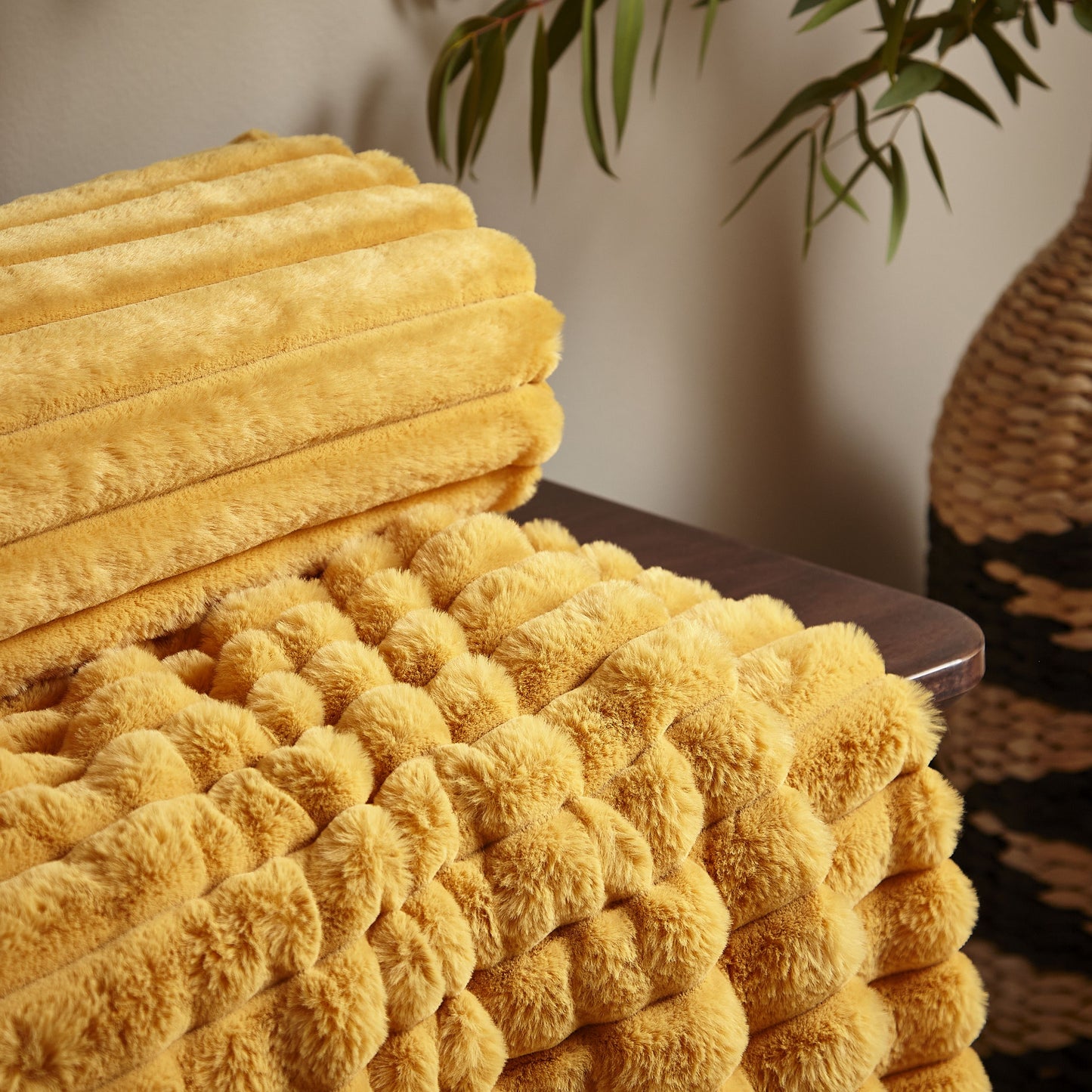 Catherine Lansfield Cosy Ribbed Throw - Mustard