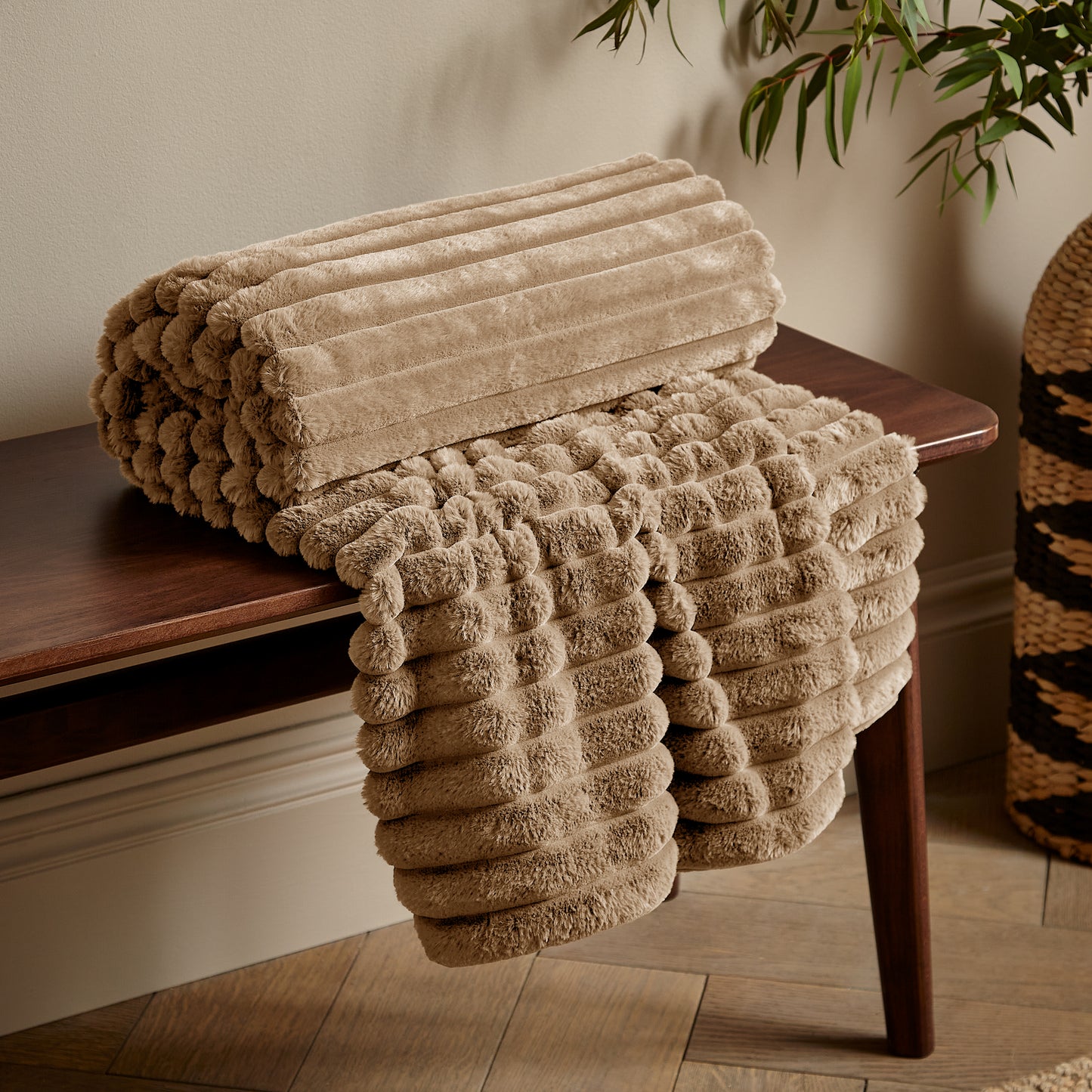 Catherine Lansfield Cosy Ribbed Throw - Natural