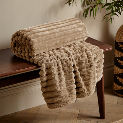 Catherine Lansfield Cosy Ribbed Throw - Natural