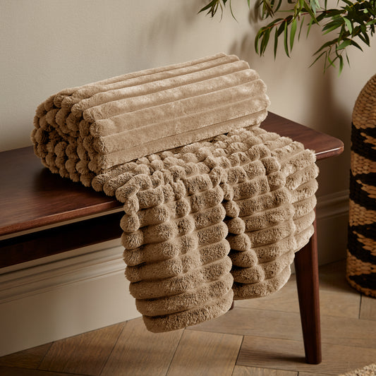 Catherine Lansfield Cosy Ribbed Throw - Natural