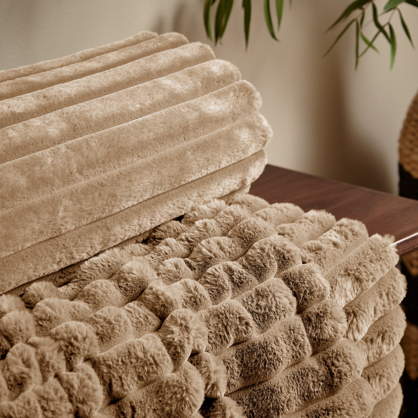 Catherine Lansfield Cosy Ribbed Throw - Natural