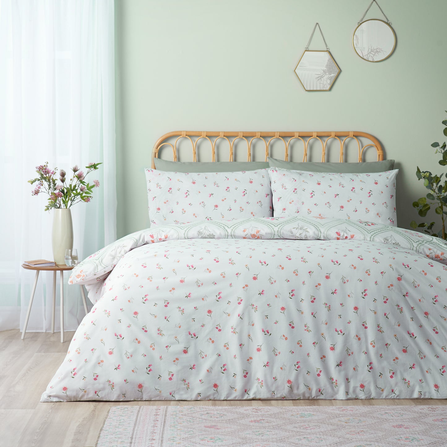 Catherine Lansfield Cameo Floral Duvet Cover Set - Soft Green