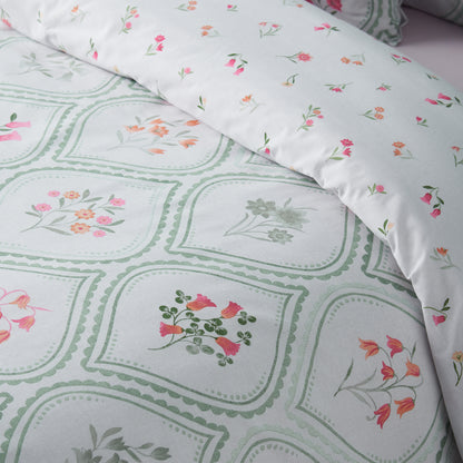 Catherine Lansfield Cameo Floral Duvet Cover Set - Soft Green