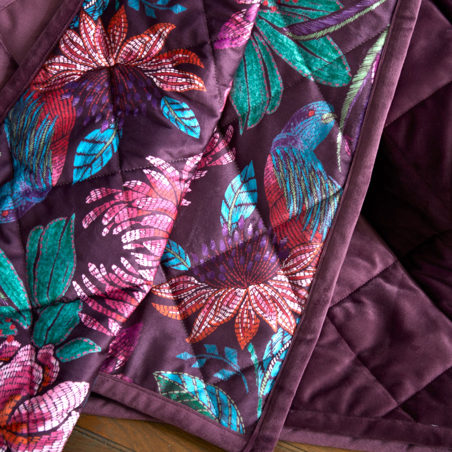 Bridgerton Kate Floral Bedspread - Plum